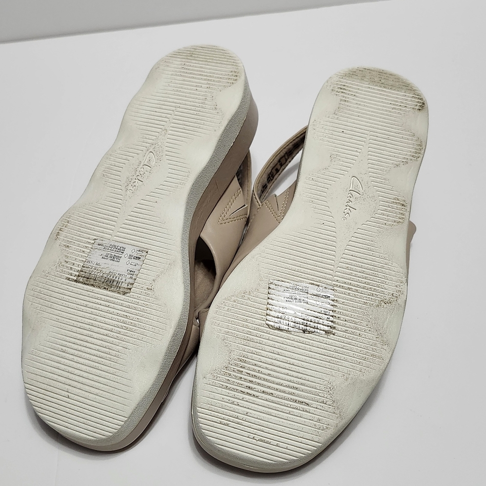 Clarks Clara Sandals size 7.5 Shoes - Picture 12 of 15